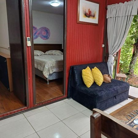 斯帕科霍利斯提克小屋酒店 新彼得罗波利斯 外观 照片