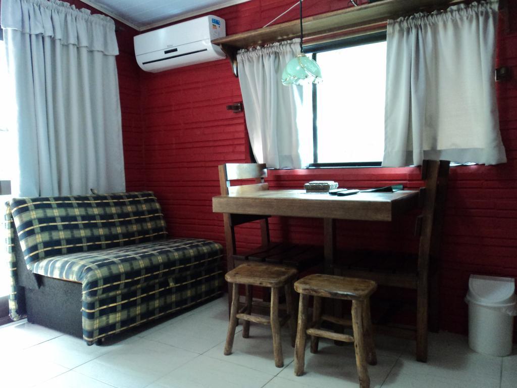 斯帕科霍利斯提克小屋酒店 新彼得罗波利斯 外观 照片