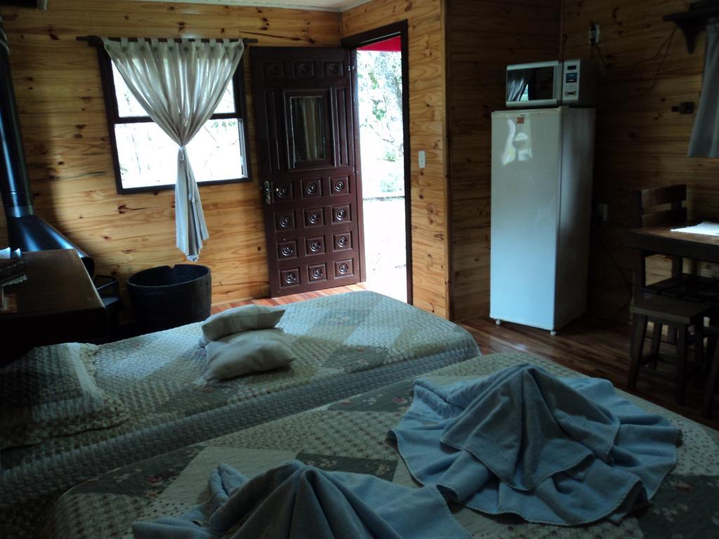 斯帕科霍利斯提克小屋酒店 新彼得罗波利斯 外观 照片
